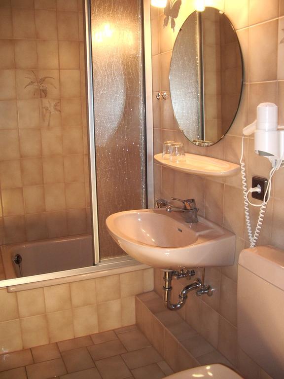 Gaestehaus Resi Hotel Zeltingen-Rachtig Szoba fotó