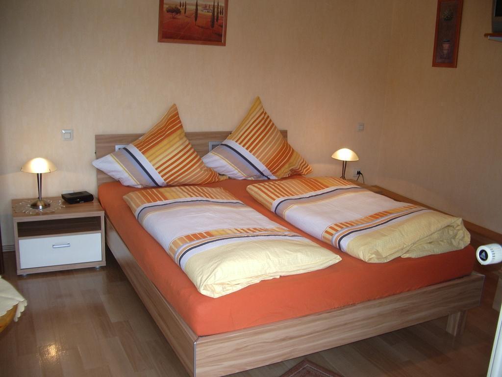 Gaestehaus Resi Hotel Zeltingen-Rachtig Szoba fotó