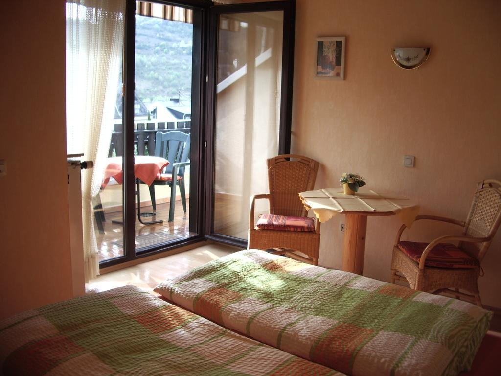 Gaestehaus Resi Hotel Zeltingen-Rachtig Kültér fotó